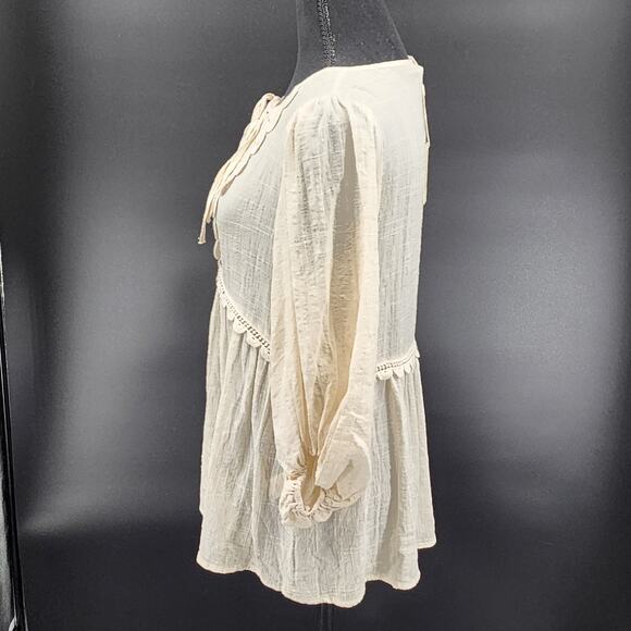 Max Studio Women's Boho Crochet Accented Keyhole Front Empire Waist Blouse Sz XS - Picture 5 of 8